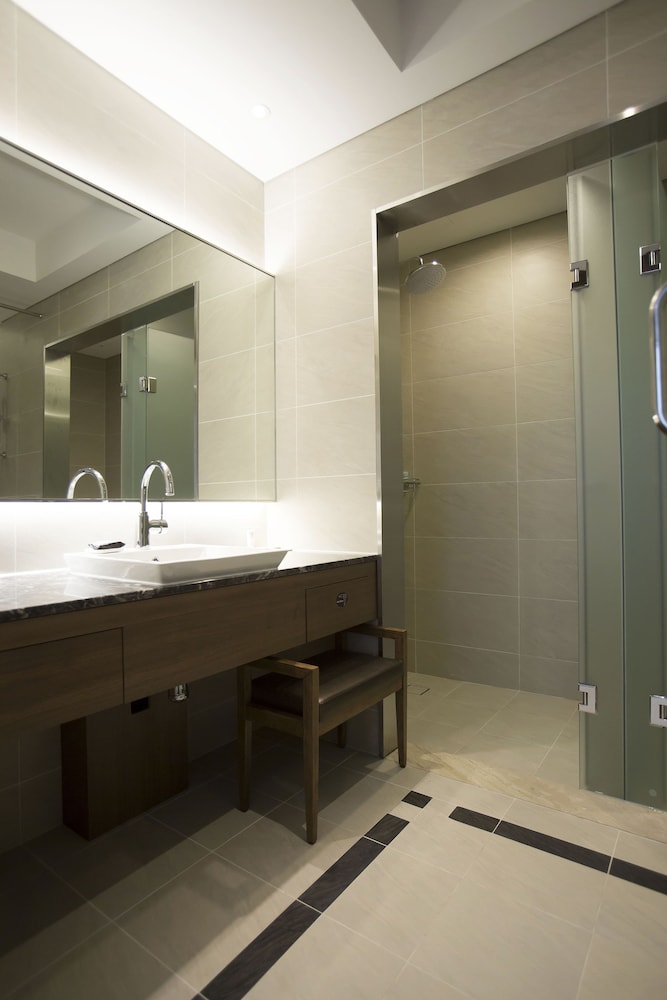 Premier Suite Double Room - Photo 3