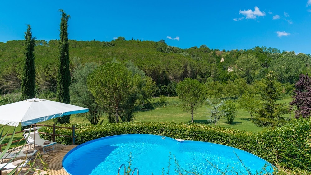 Villa photo 2