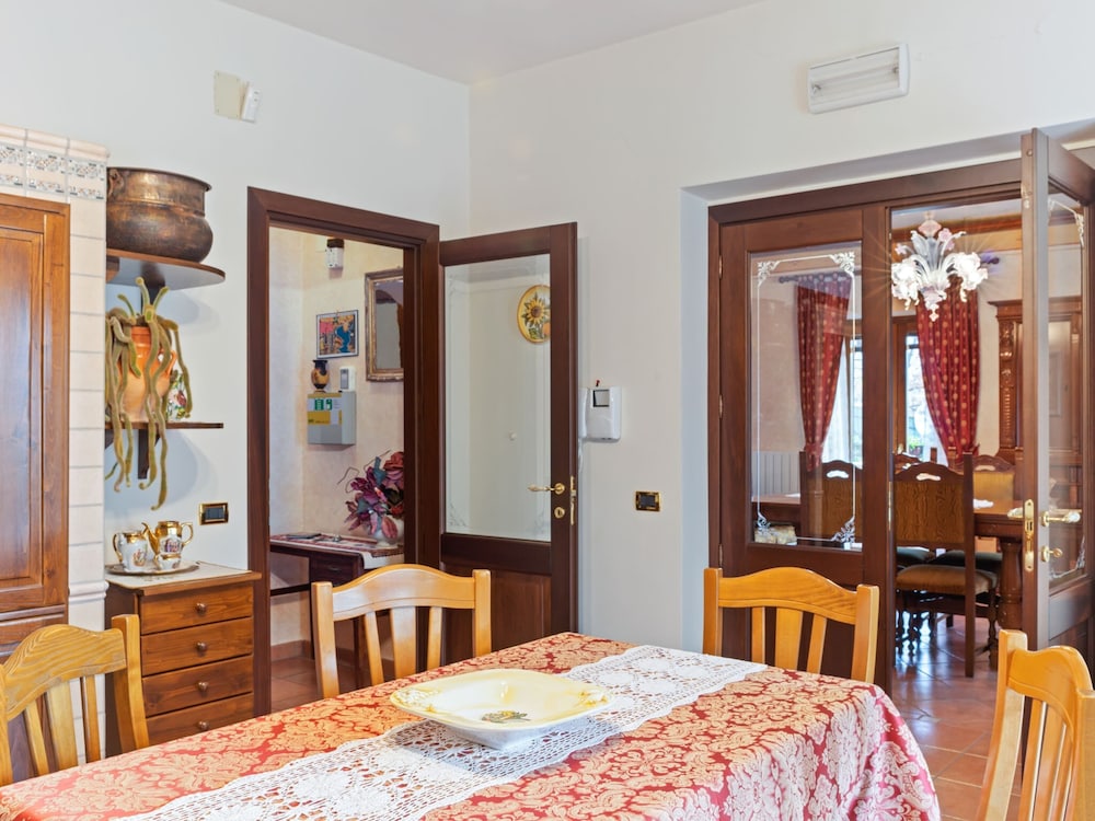 Villa photo 3