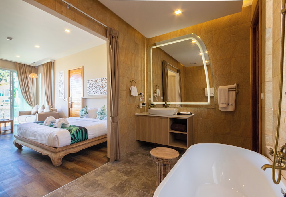 Deluxe Private Plunge Pool Villa - Photo 3