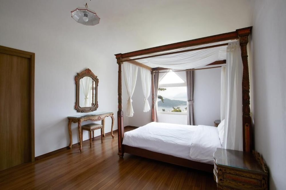 Royal Room - Photo 9
