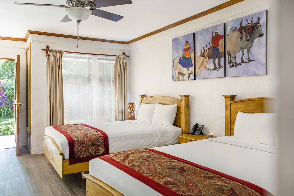 Superior Room, 2 Queen Beds photo 3
