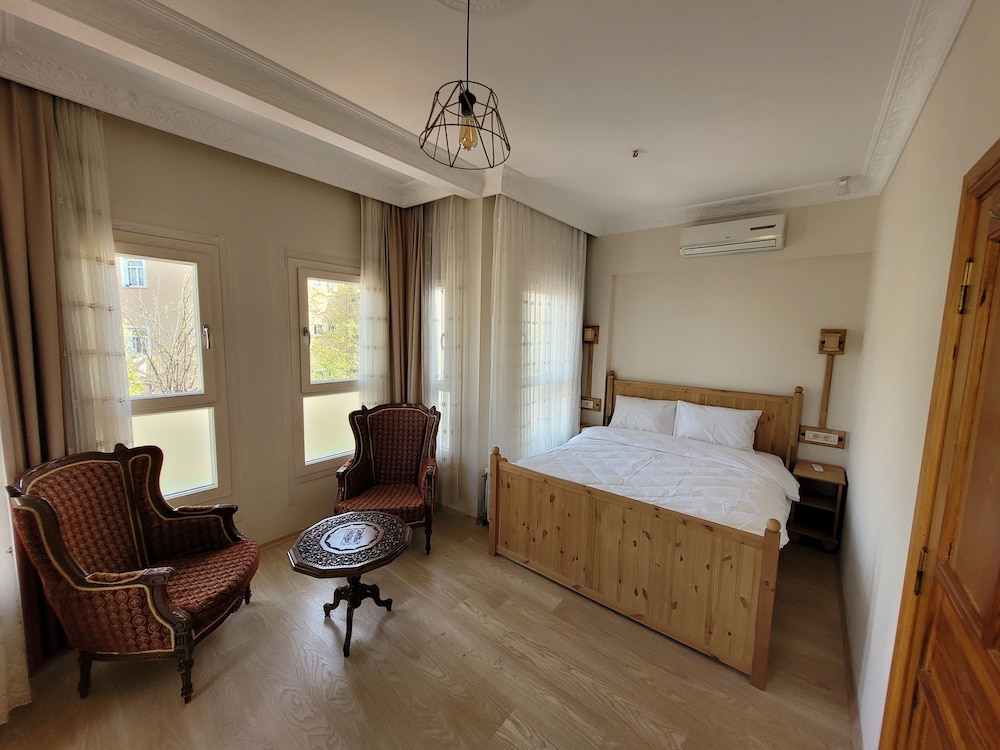 Standard Double Room photo 3