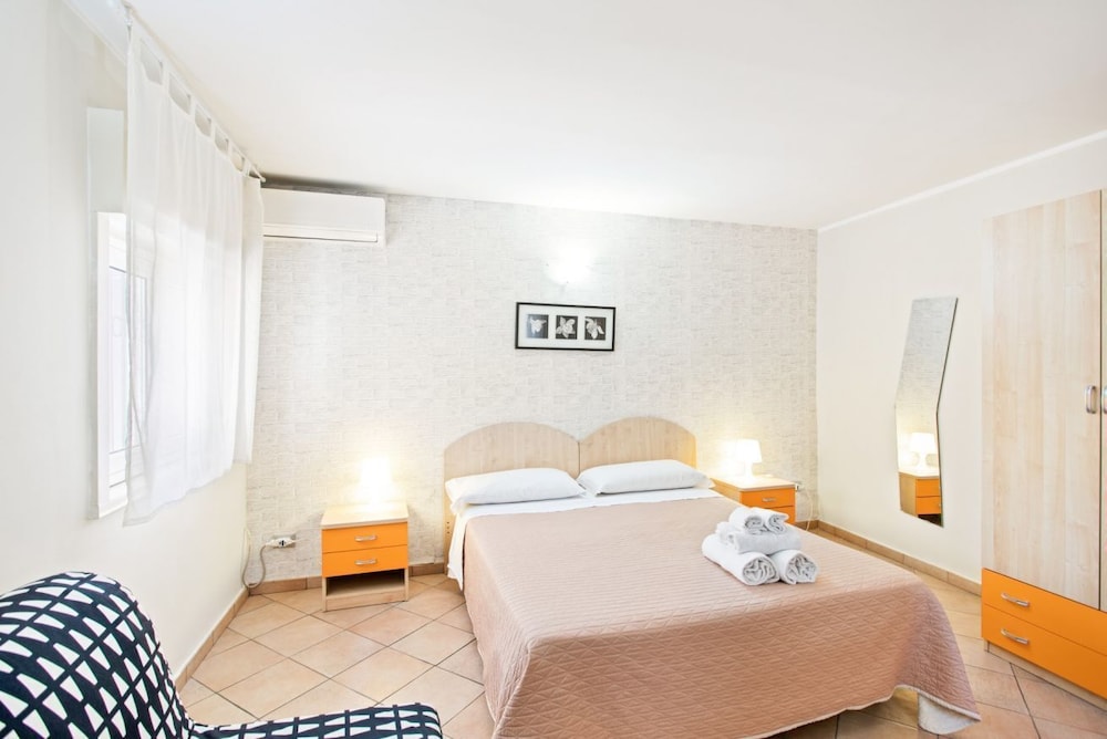 Apartment, 1 Bedroom (Orange)