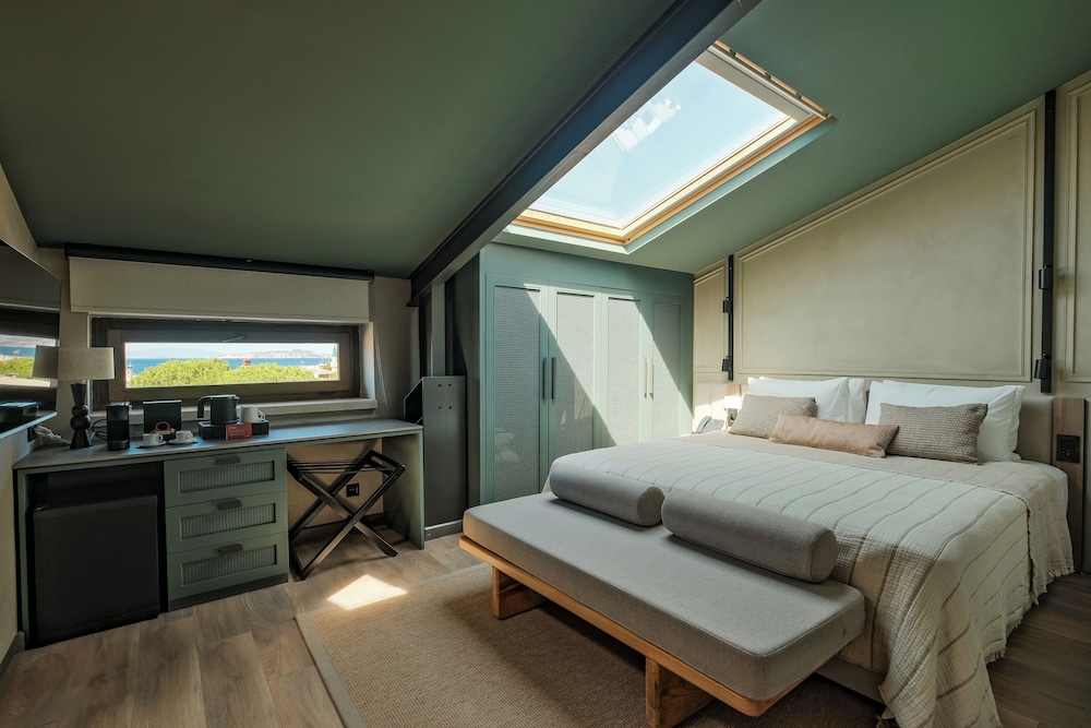Deluxe Loft Suite