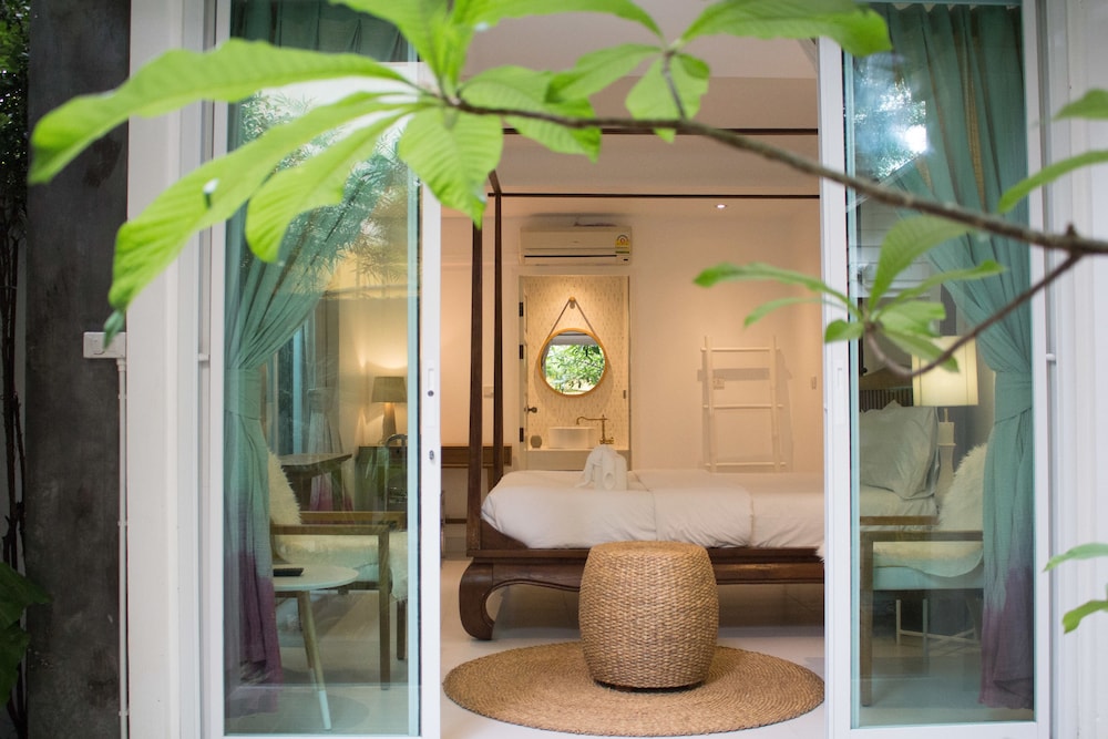 Elegant Garden View photo 1