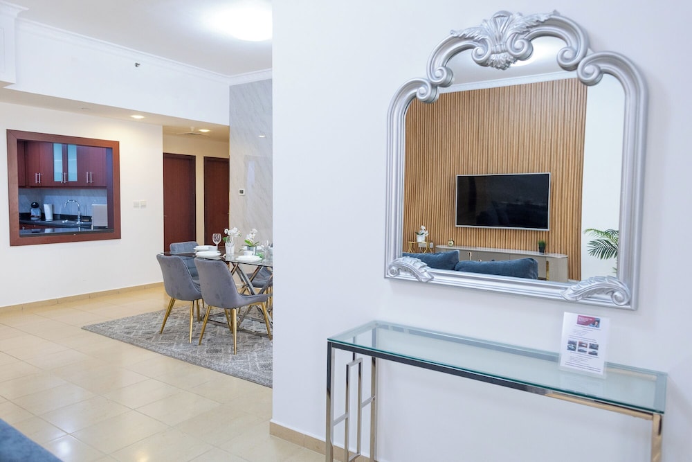 Luxury Apartment, 4 Bedrooms, Balcony, Marina View photo 3