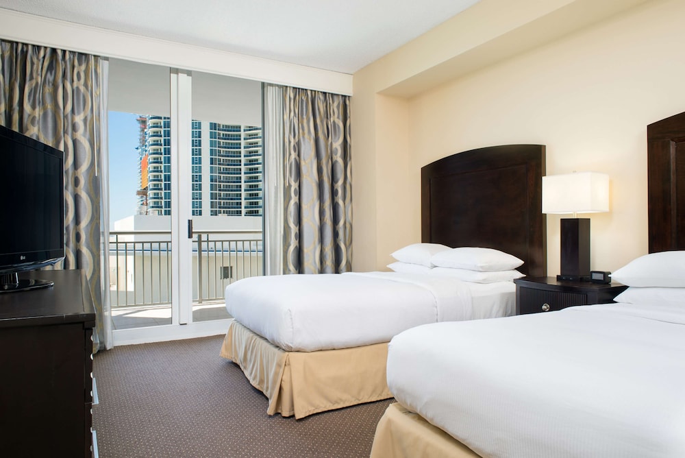 Room, 2 Double Beds, Balcony, Partial Ocean View - Photo 3