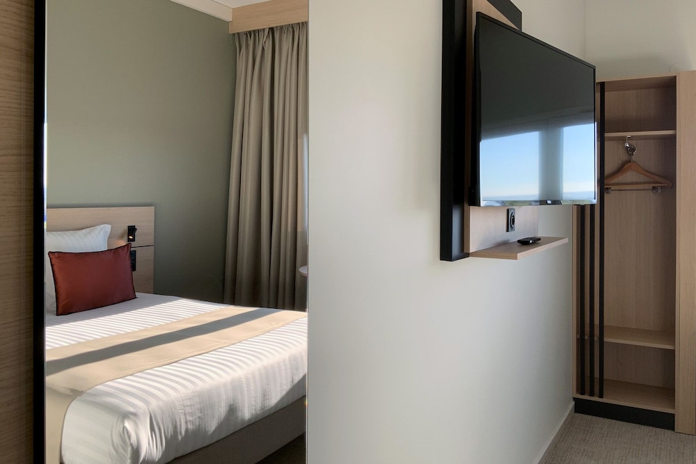 Standard Double Room - Photo 8