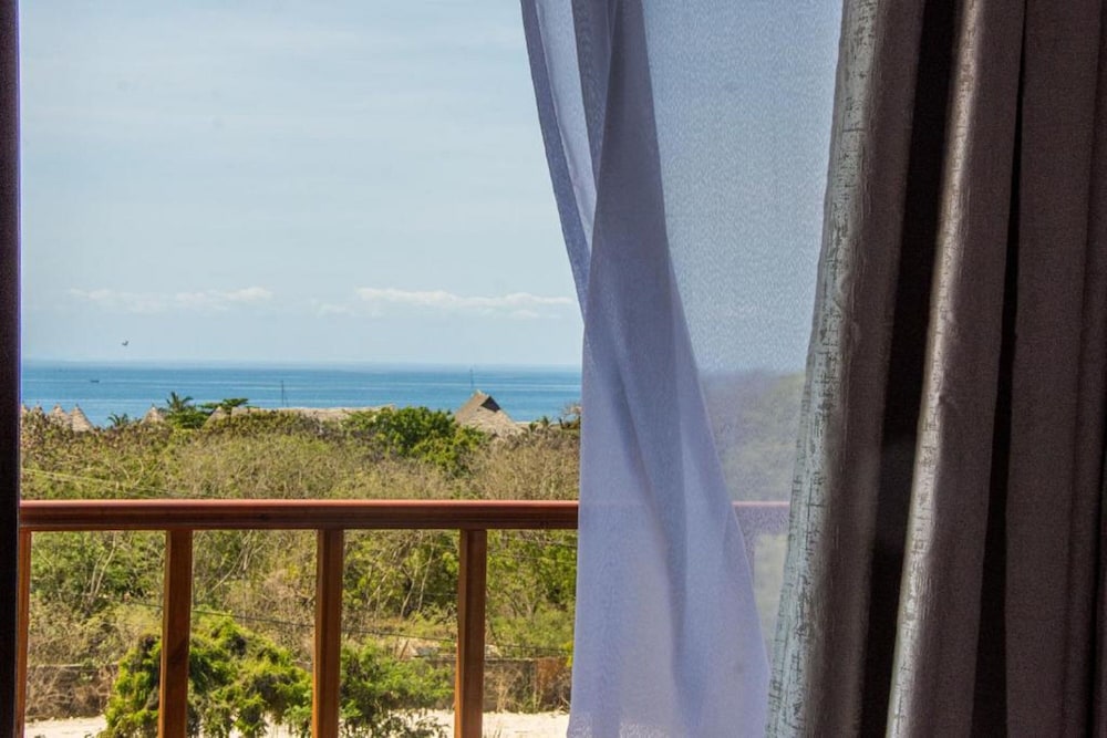 Deluxe Twin Room, Sea View - Photo 7