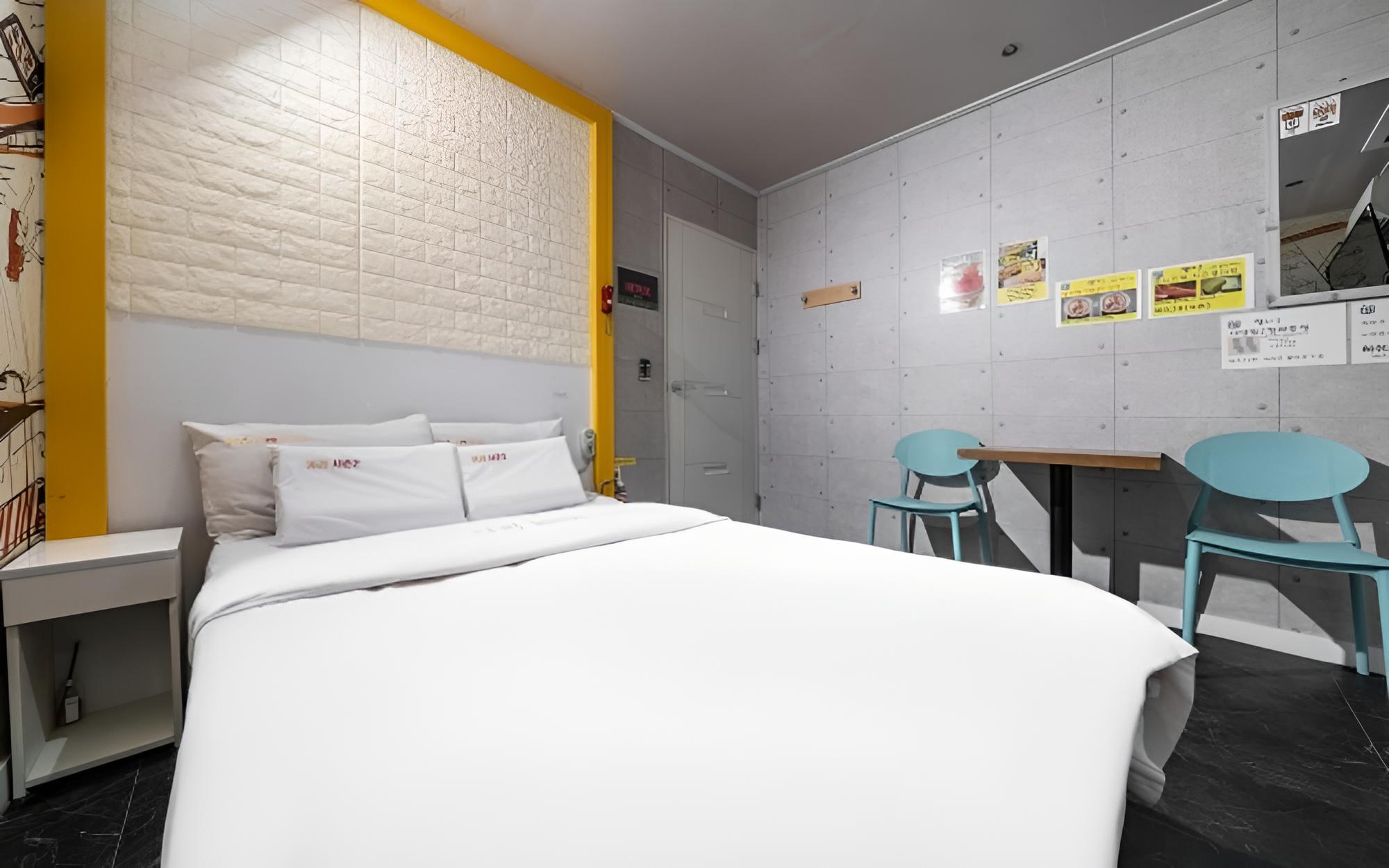 Room (Walkie Special (No Parking Room Rando) - Photo 10