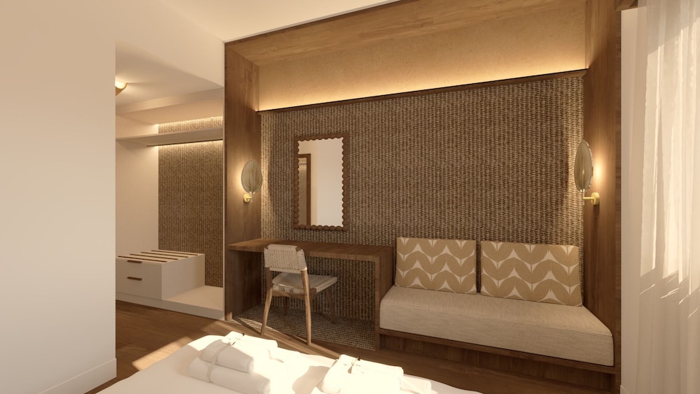 Suite, Balcony, Pool View - Photo 2