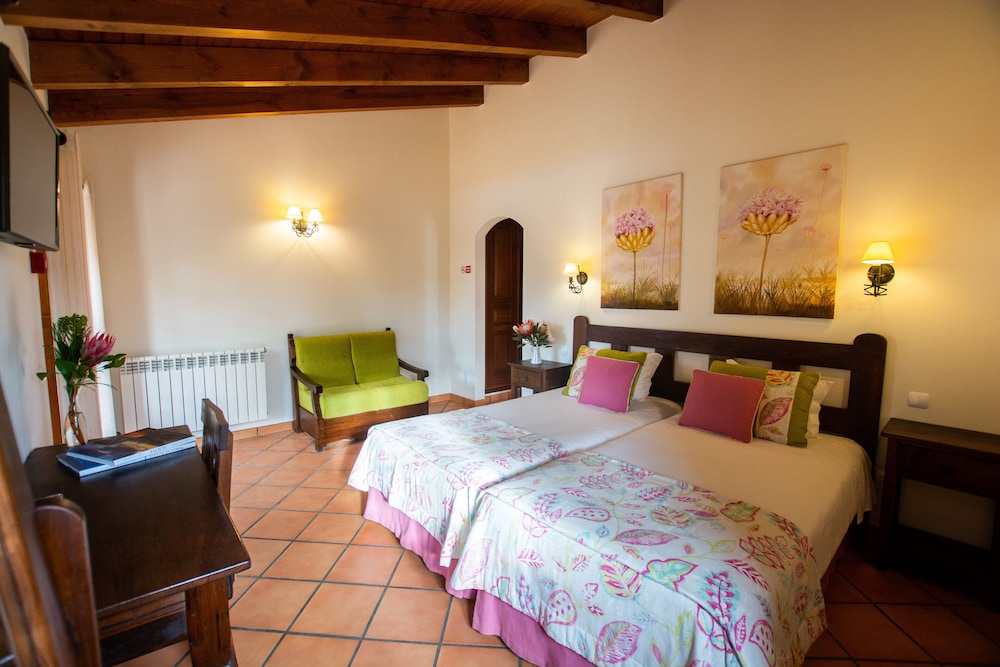 Double or Twin Room, Garden View photo 3