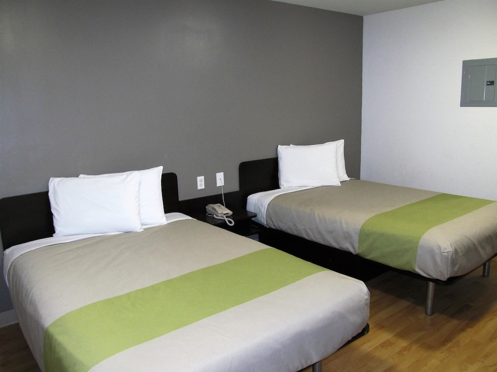 Deluxe Room, 1 Queen Bed, Accessible, Non Smoking photo 1