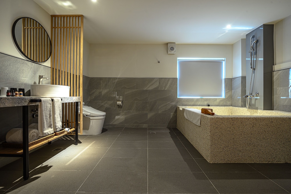 Duplex Suite - Photo 4