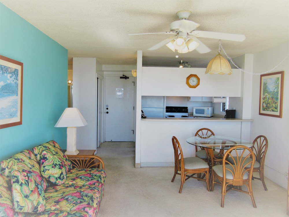 Studio, Multiple Beds, Kitchen photo 2