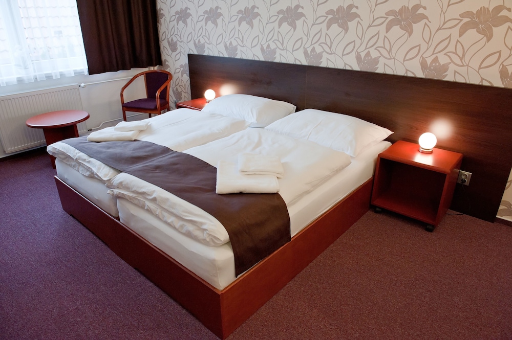 Standard Double Room Single Use photo 3