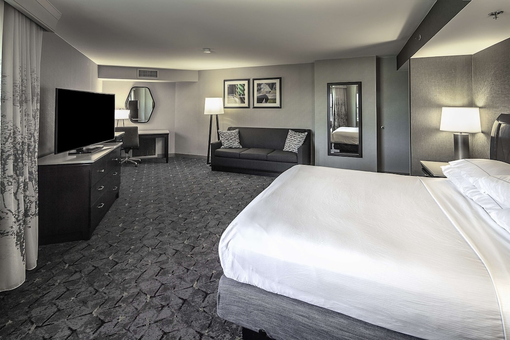 Room, 1 King Bed (High Floor) - Photo 6
