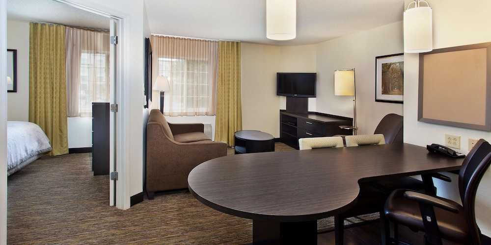 Suite, 1 Queen Bed with Sofa bed (One Bedroom) - Photo 1