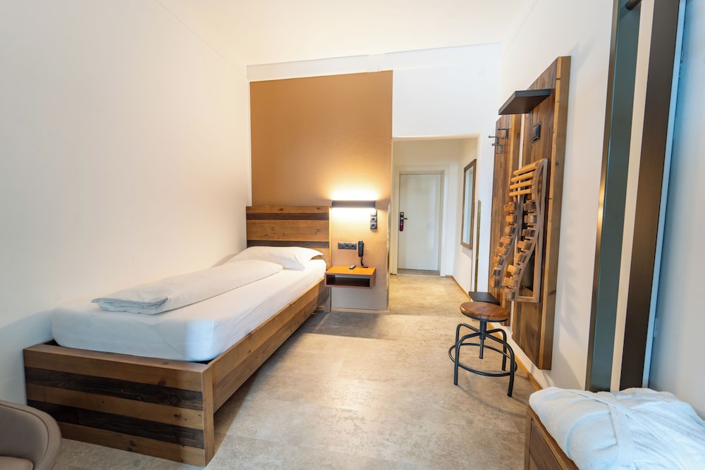 Standard Single Room - Photo 1