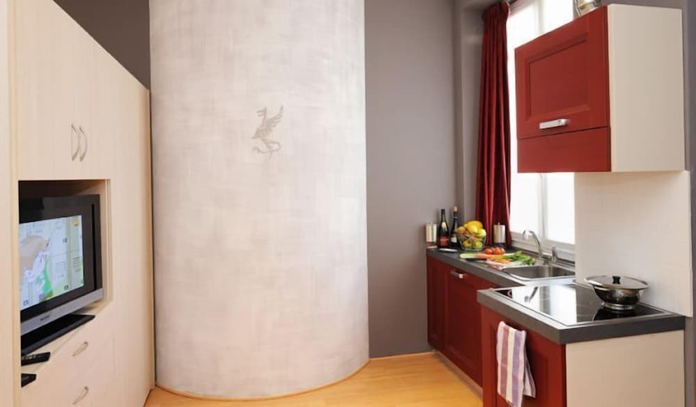 Studio - Photo 4