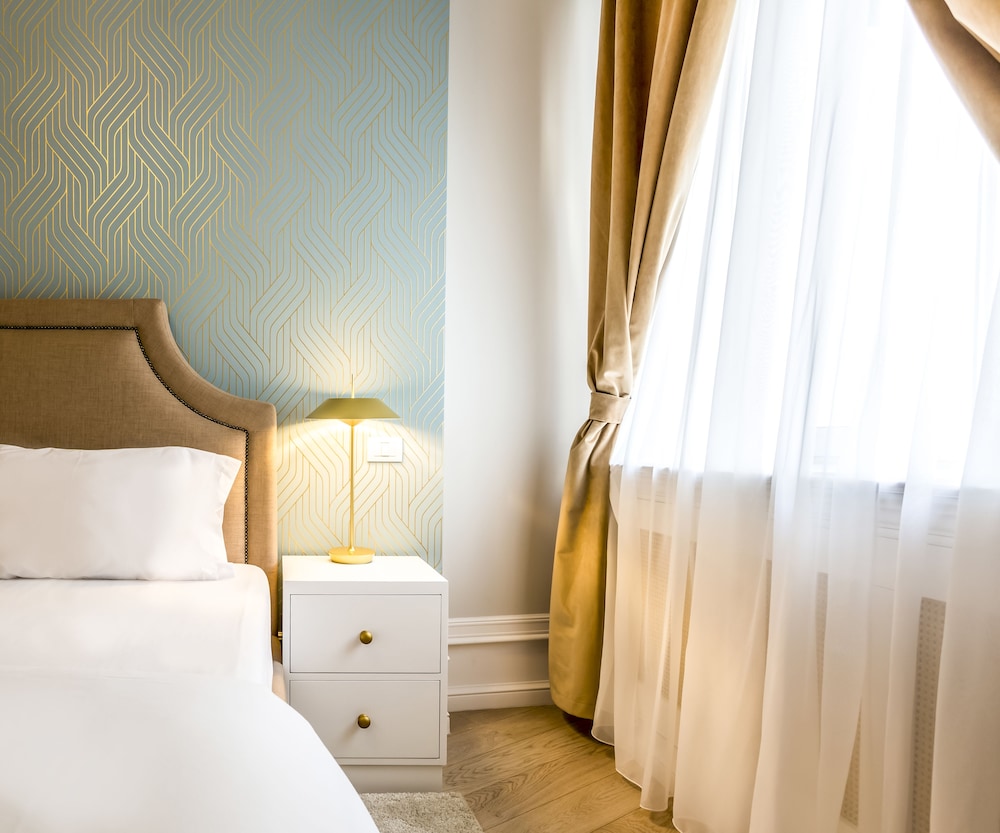 Suite - Photo 2