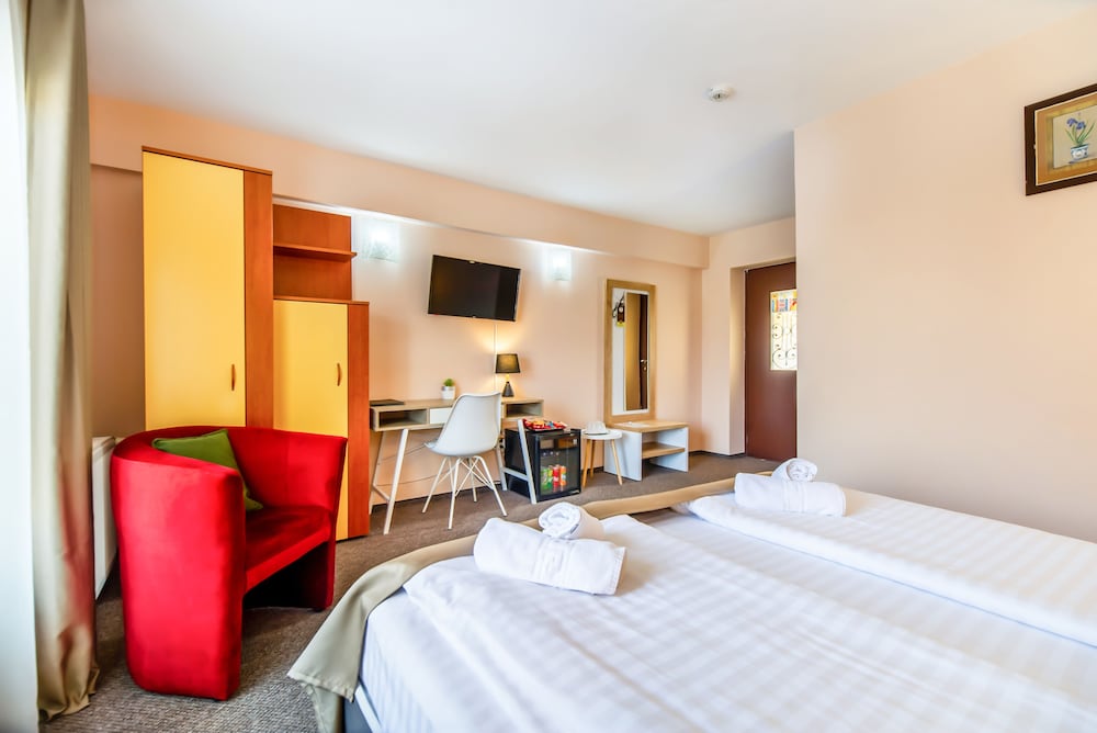 Standard King Room photo 3