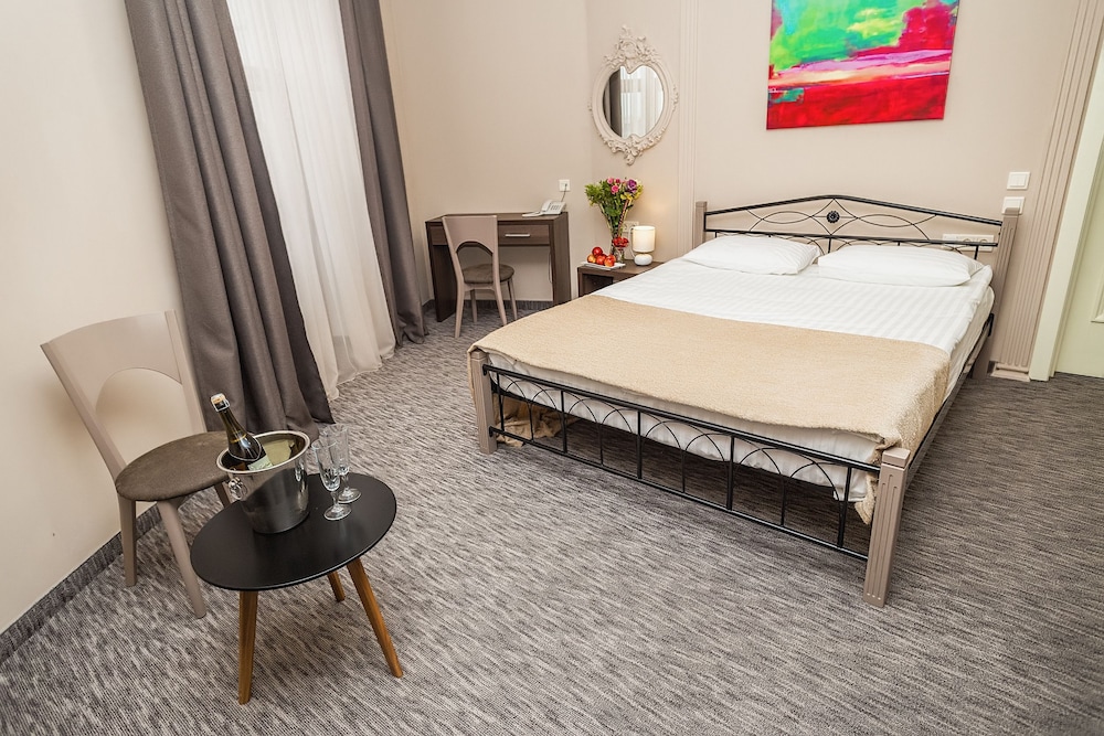 Economy Double Room photo 1