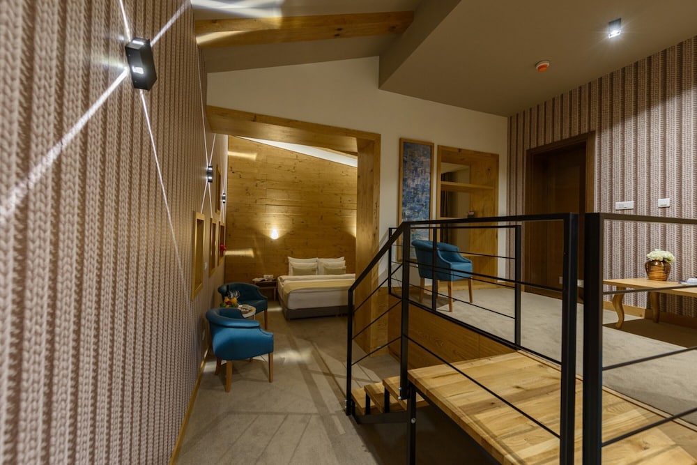 Gallery Room photo 2