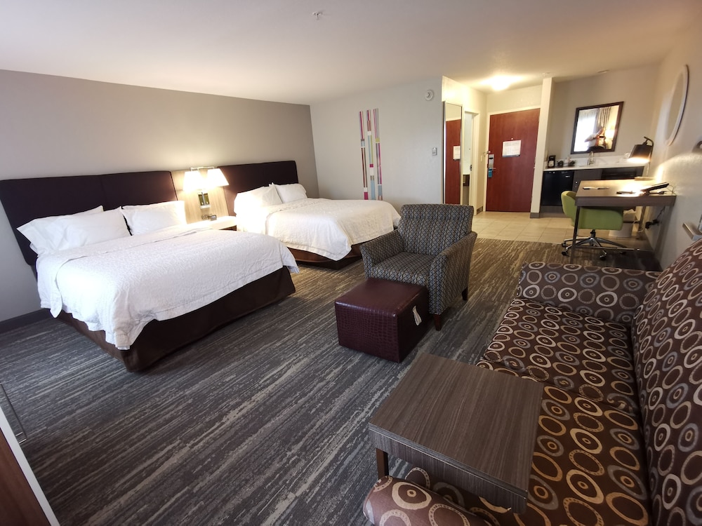 Suite, Multiple Beds, Non Smoking - Photo 4
