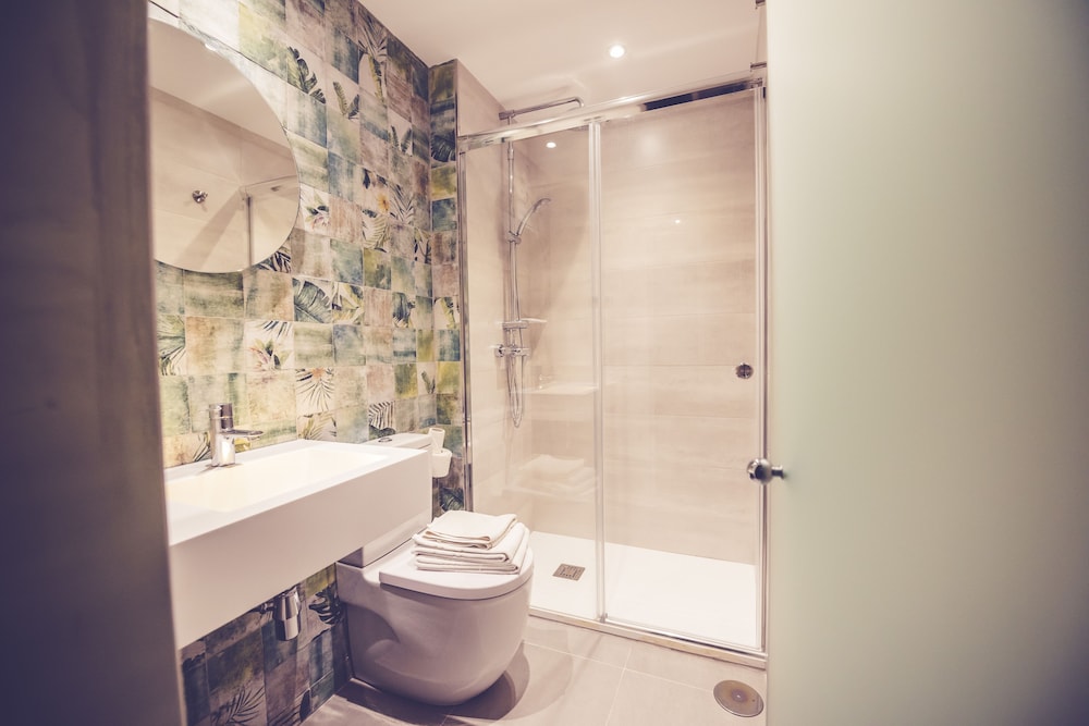 Double Room - Photo 12