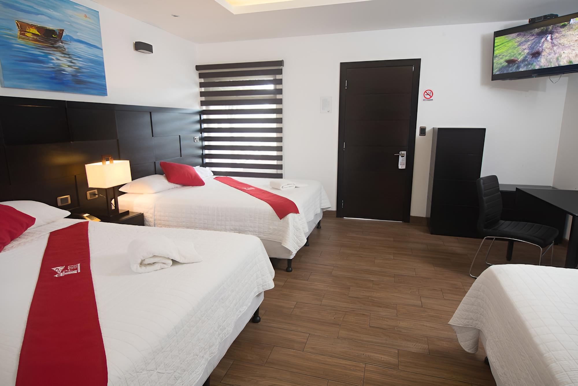 Standard Quadruple Room, 1 Bedroom, Pool View photo 2