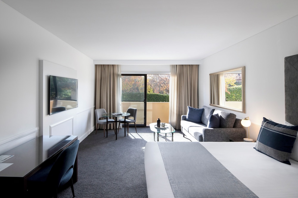 Superior Room (Bath & Balcony) - Photo 3