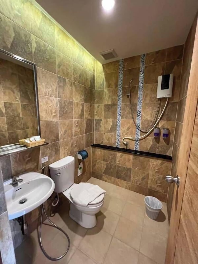 Deluxe Double Room - Photo 30