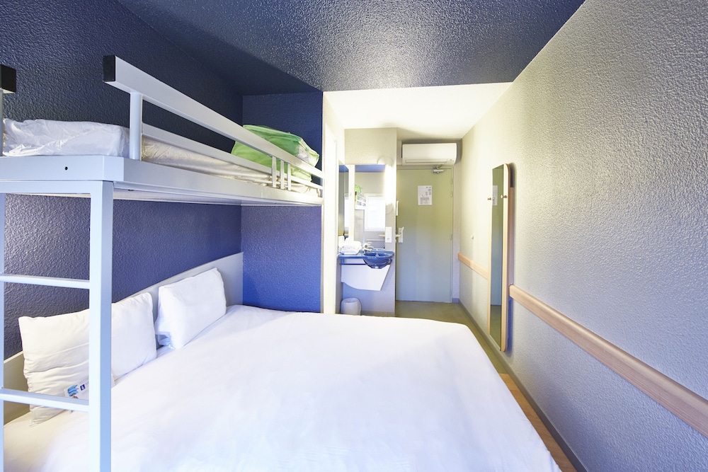 Triple Room, Multiple Beds photo 2