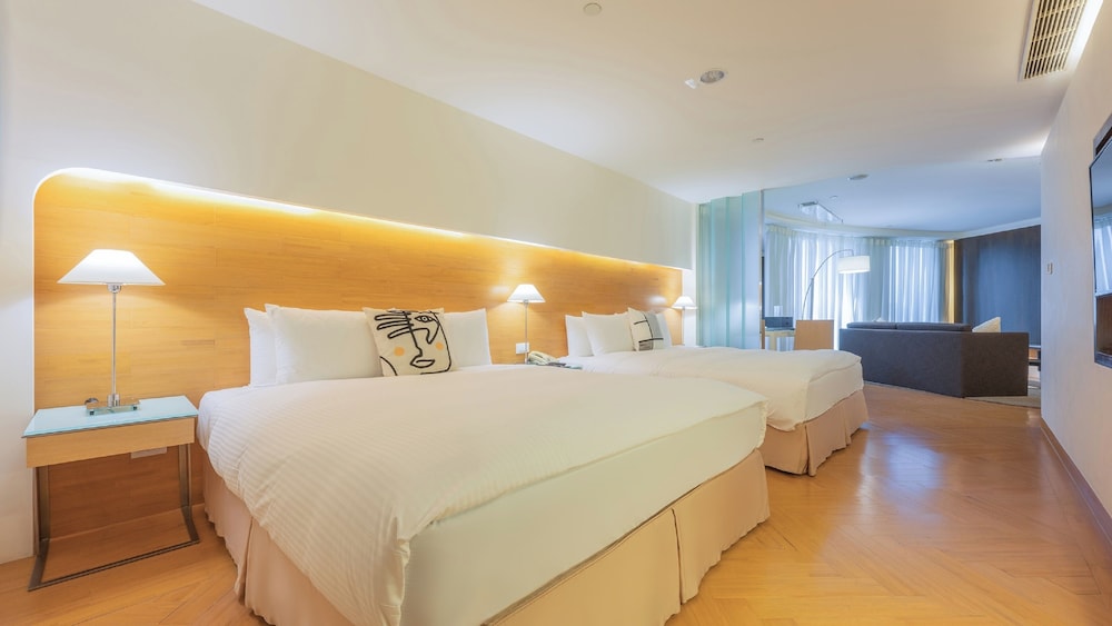 Family Suite, City View - Photo 1