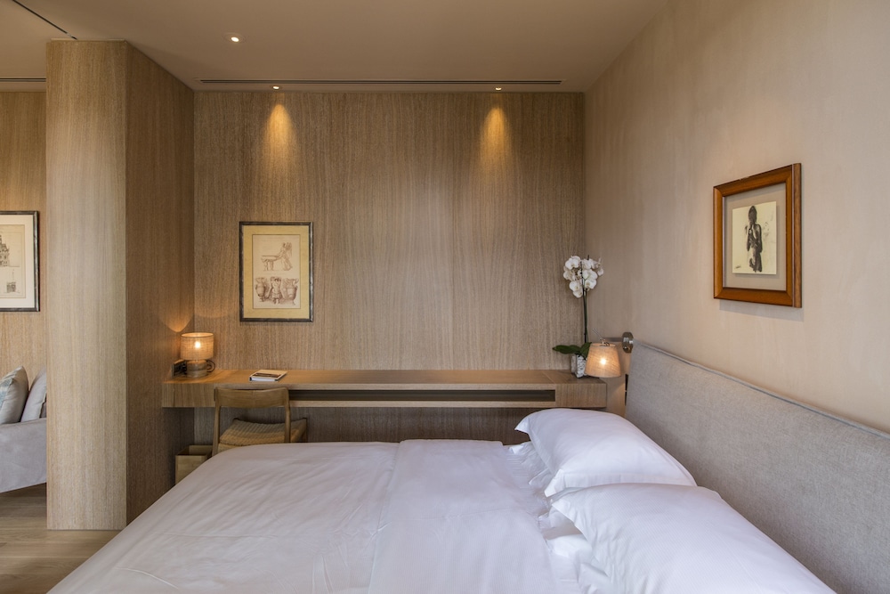 Deluxe Suite photo 3
