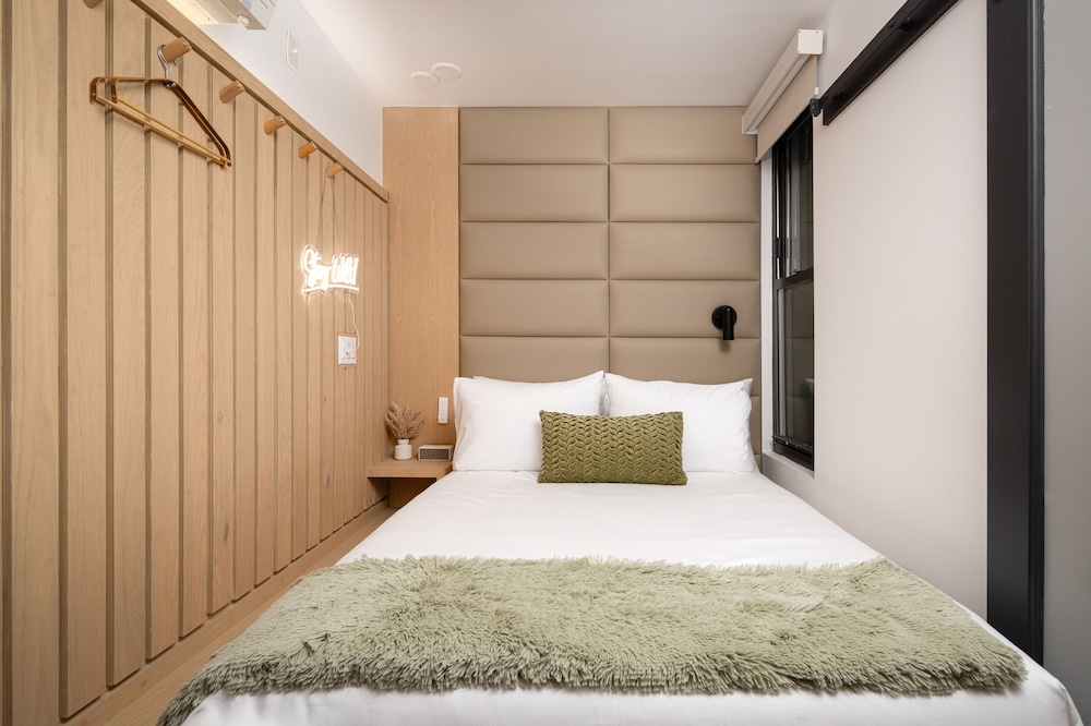 Full-Size Elegance Escape in Midtown