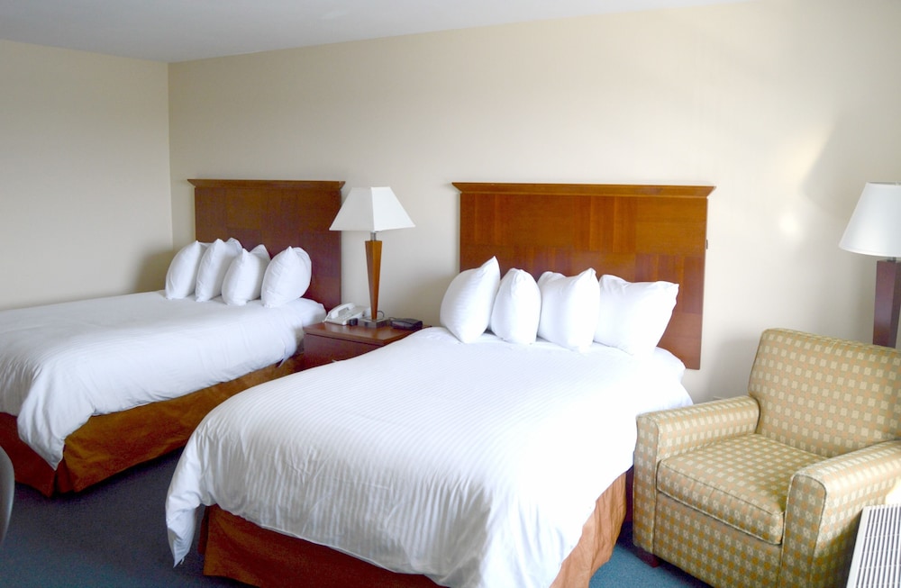 Standard Double Room, 2 Double Beds, Partial Ocean View photo 1