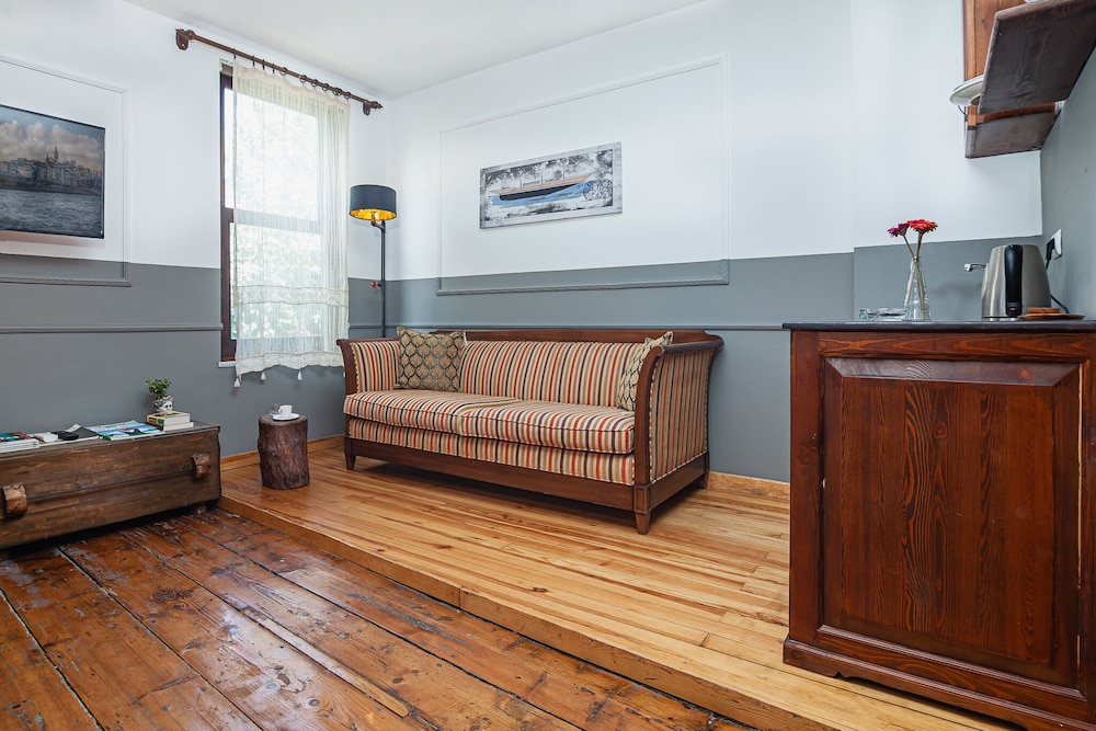 Basic Double Room photo 2