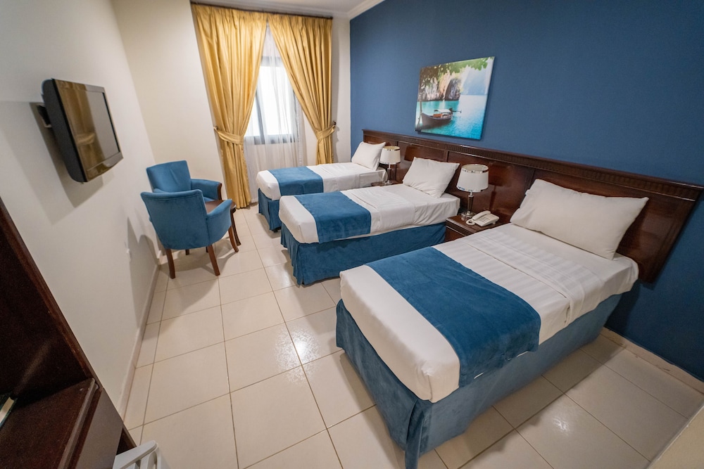 Basic Triple Room photo 1