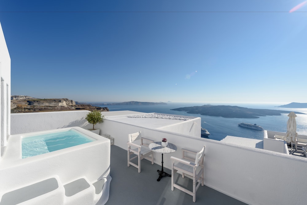 Executive Suite (Outdoor Hot Tub) - Photo 2