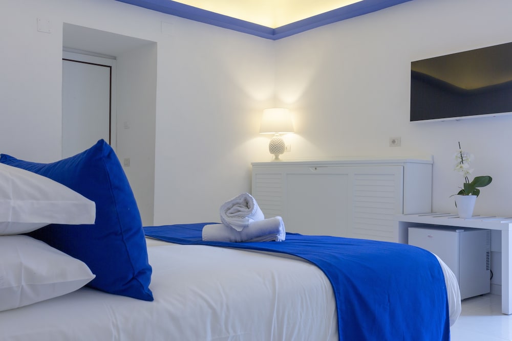 Superior Double Room, Balcony, Sea View - Photo 4