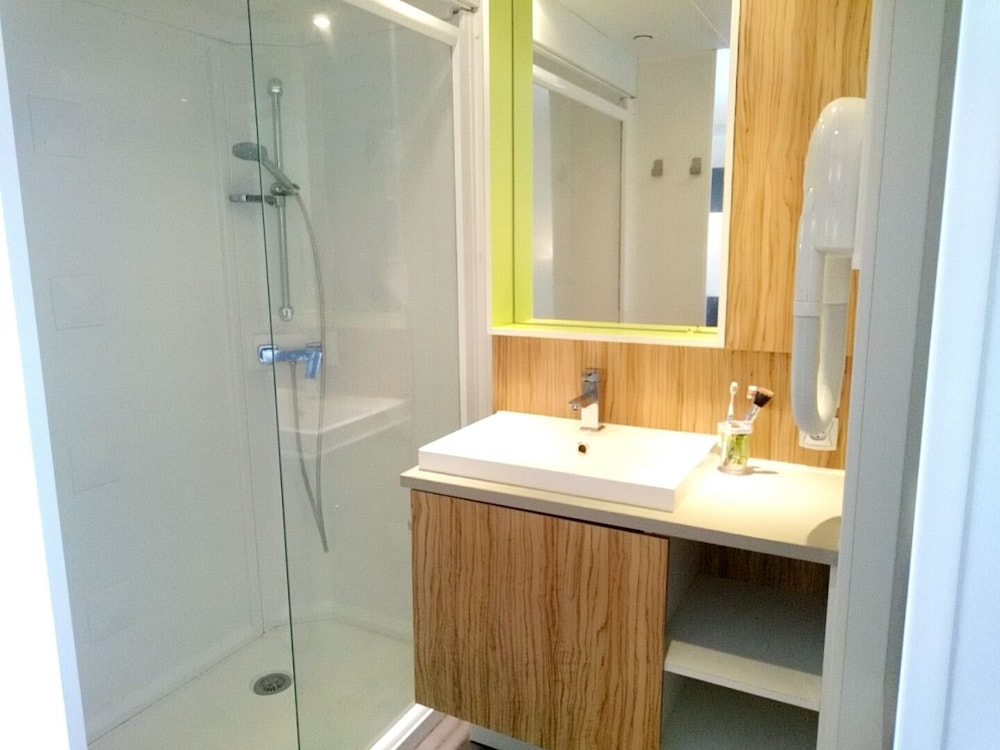 Comfort Mobile Home - Photo 13