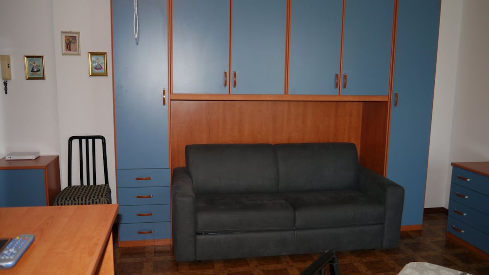 City House, 1 Bedroom, Non Smoking, City View photo 2