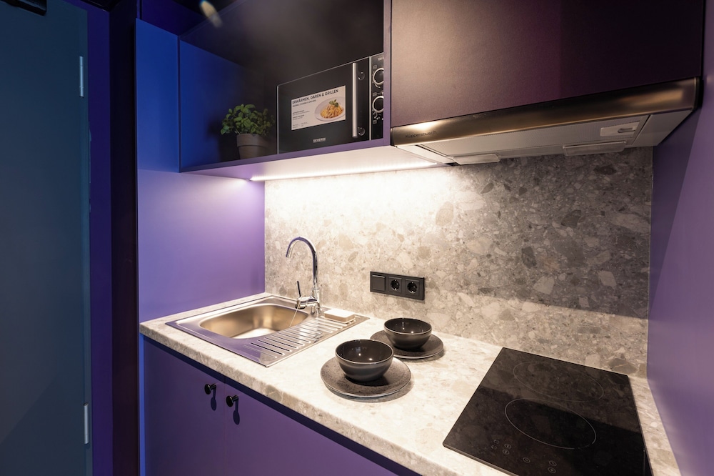 Premium Room, 1 Queen Bed, Kitchenette photo 2