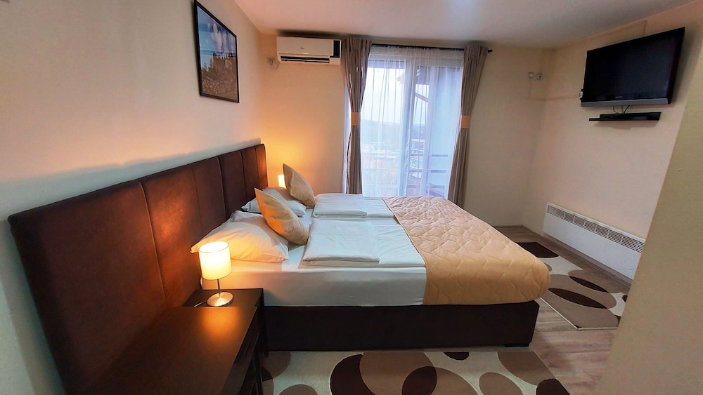 Standard Double Room, 1 Bedroom - Photo 6