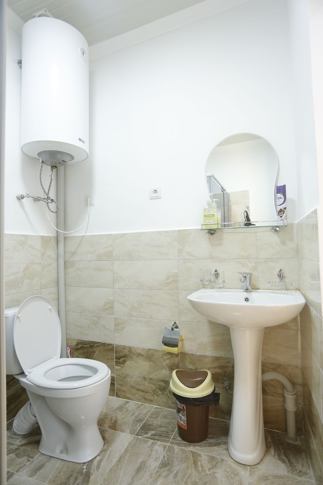 Basic Triple Room photo 2