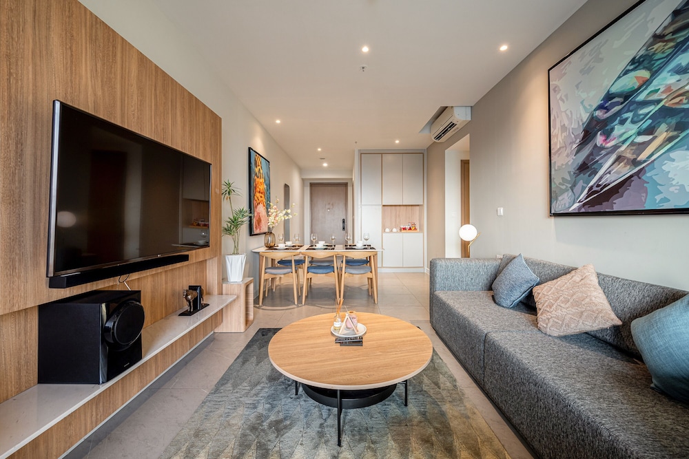 Presidential Suite, 2 Bedrooms, Business Lounge Access, City View