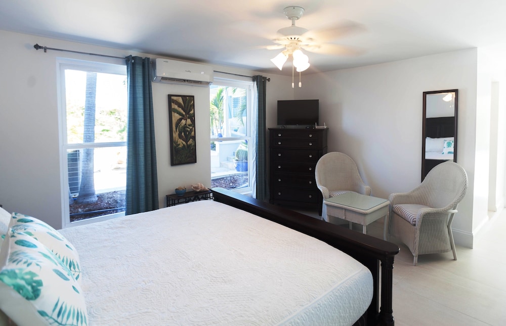 Standard Studio, 1 King Bed